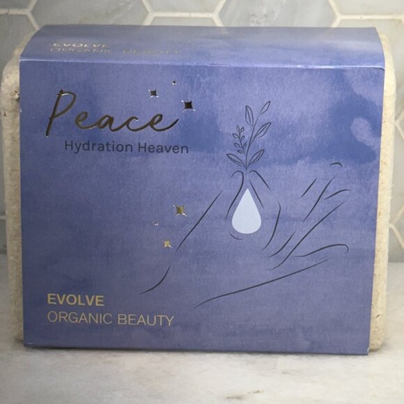 Evolve Organic Beauty - Hydration Heaven Natural Skincare Kit | Small-Batch - Picture 1 of 2